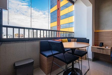 Studio à venda com 27m², 1 quarto e sem vaga Studio à venda com 27m², 1 quarto e sem vagaStudio