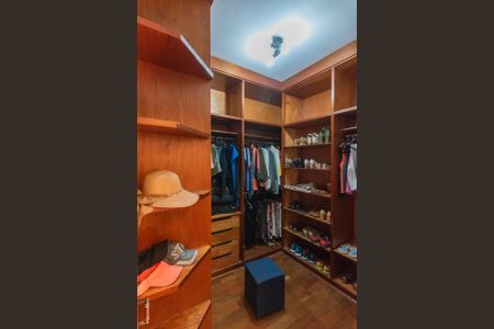 Casa para alugar com 400m², 4 quartos e 3 vagasCloset da Suíte 1