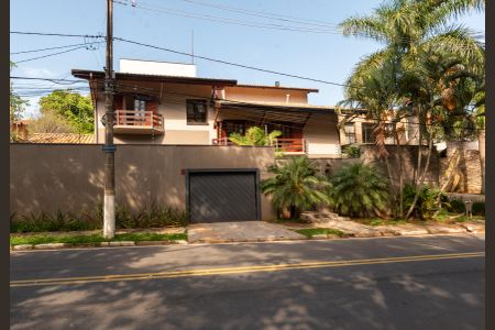 Casa para alugar com 400m², 4 quartos e 3 vagasFachada