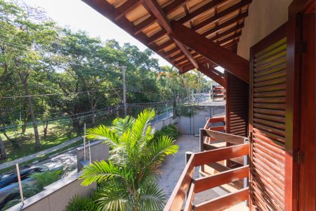 Casa para alugar com 400m², 4 quartos e 3 vagasSacada da Suíte 1