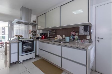 Apartamento à venda com 167m², 3 quartos e 3 vagas Apartamento à venda com 167m², 3 quartos e 3 vagasCozinha