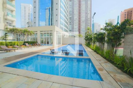 Apartamento à venda com 167m², 3 quartos e 3 vagas Apartamento à venda com 167m², 3 quartos e 3 vagasÁrea comum - Piscina