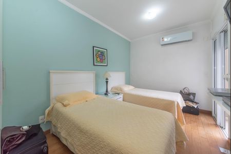 Apartamento à venda com 167m², 3 quartos e 3 vagas Apartamento à venda com 167m², 3 quartos e 3 vagasSuíte 3