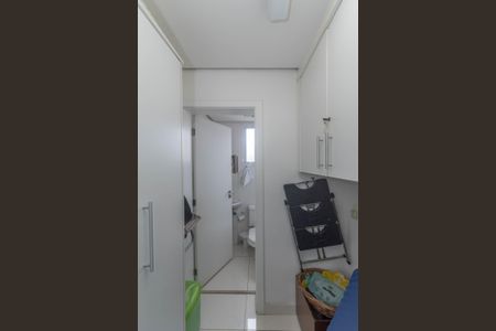 Apartamento à venda com 167m², 3 quartos e 3 vagas Apartamento à venda com 167m², 3 quartos e 3 vagasÁrea de Serviço - Quarto