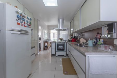 Apartamento à venda com 167m², 3 quartos e 3 vagas Apartamento à venda com 167m², 3 quartos e 3 vagasCozinha