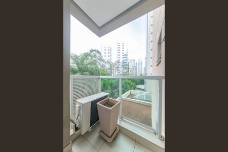 Apartamento à venda com 167m², 3 quartos e 3 vagas Apartamento à venda com 167m², 3 quartos e 3 vagasSuíte 3 - Sacada