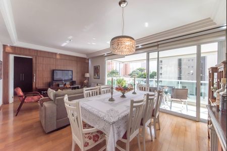 Apartamento à venda com 167m², 3 quartos e 3 vagas Apartamento à venda com 167m², 3 quartos e 3 vagasSala