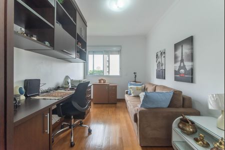 Apartamento à venda com 167m², 3 quartos e 3 vagas Apartamento à venda com 167m², 3 quartos e 3 vagasEscritório