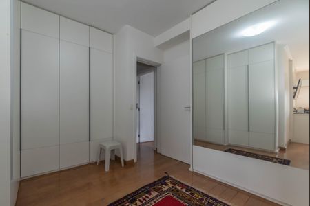 Apartamento à venda com 167m², 3 quartos e 3 vagas Apartamento à venda com 167m², 3 quartos e 3 vagasSuíte 1