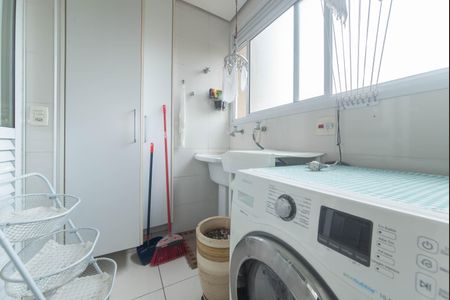 Apartamento à venda com 167m², 3 quartos e 3 vagas Apartamento à venda com 167m², 3 quartos e 3 vagasÁrea de Serviço