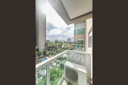 Apartamento à venda com 167m², 3 quartos e 3 vagas Apartamento à venda com 167m², 3 quartos e 3 vagasSuíte 1 - Sacada
