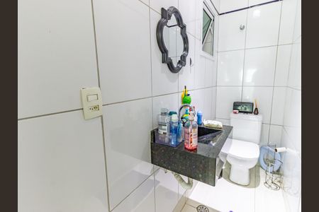 Casa de condomínio à venda com 210m², 3 quartos e 2 vagasLavabo