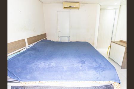 Casa de condomínio à venda com 210m², 3 quartos e 2 vagasSuíte 2