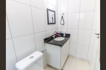 Casa de condomínio à venda com 210m², 3 quartos e 2 vagasBanheiro da Suíte 1