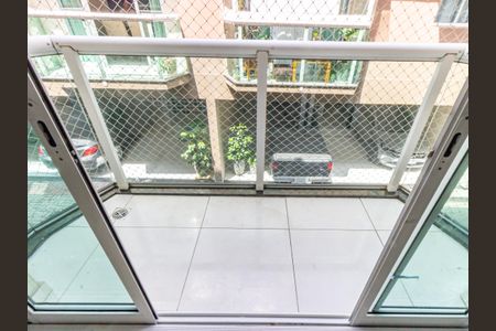 Casa de condomínio à venda com 210m², 3 quartos e 2 vagasVaranda