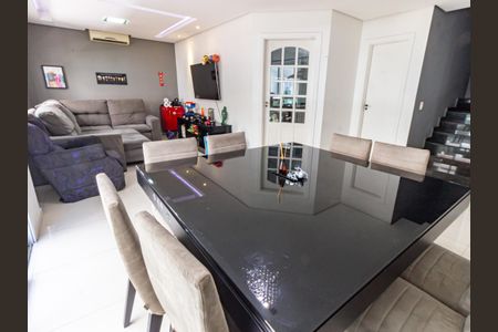 Casa de condomínio à venda com 210m², 3 quartos e 2 vagasSala