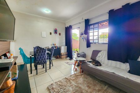 Casa à venda com 260m², 4 quartos e 3 vagasSala - Casa 2