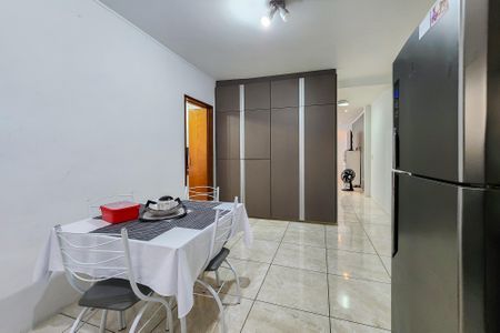 Casa à venda com 260m², 4 quartos e 3 vagasCozinha 