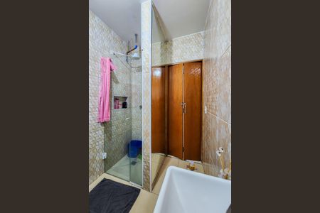 Casa à venda com 260m², 4 quartos e 3 vagasBanheiro 