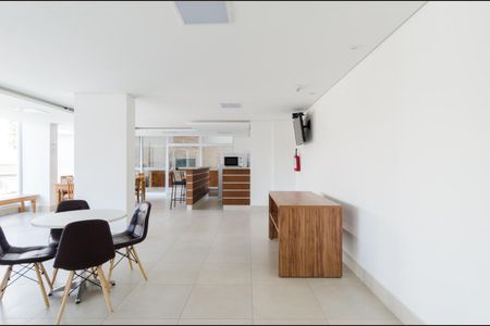 Apartamento à venda com 77m², 3 quartos e 2 vagas Apartamento à venda com 77m², 3 quartos e 2 vagasÁrea comum - Salão de festas