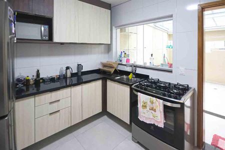 Casa à venda com 130m², 2 quartos e 3 vagas Casa à venda com 130m², 2 quartos e 3 vagasCozinha