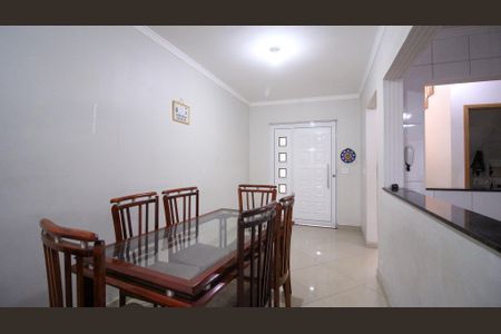 Casa à venda com 130m², 2 quartos e 3 vagasSala