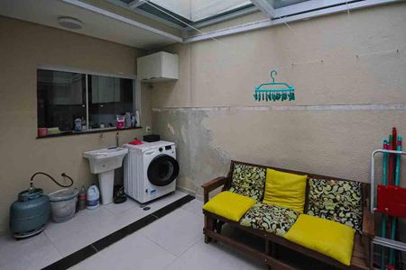 Casa à venda com 130m², 2 quartos e 3 vagas Casa à venda com 130m², 2 quartos e 3 vagasÁrea de Serviço e Quintal