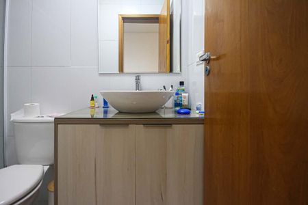 Casa à venda com 130m², 2 quartos e 3 vagas Casa à venda com 130m², 2 quartos e 3 vagasBanheiro da Suite