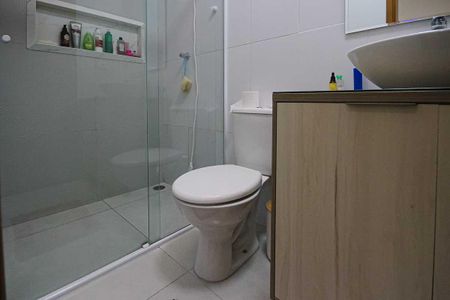 Casa à venda com 130m², 2 quartos e 3 vagas Casa à venda com 130m², 2 quartos e 3 vagasBanheiro da Suite