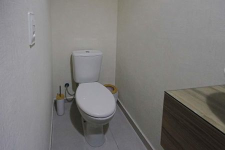 Casa à venda com 130m², 2 quartos e 3 vagas Casa à venda com 130m², 2 quartos e 3 vagasLavabo