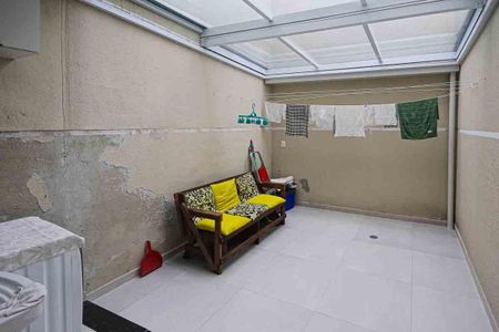 Casa à venda com 130m², 2 quartos e 3 vagas Casa à venda com 130m², 2 quartos e 3 vagasÁrea de Serviço e Quintal