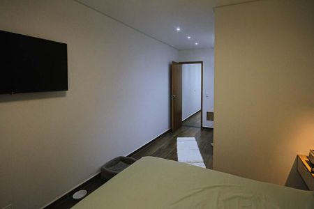 Casa à venda com 130m², 2 quartos e 3 vagas Casa à venda com 130m², 2 quartos e 3 vagasSuite