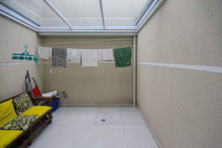 Casa à venda com 130m², 2 quartos e 3 vagas Casa à venda com 130m², 2 quartos e 3 vagasÁrea de Serviço e Quintal