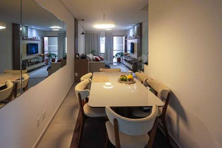 Casa à venda com 130m², 2 quartos e 3 vagas Casa à venda com 130m², 2 quartos e 3 vagasSala de Jantar