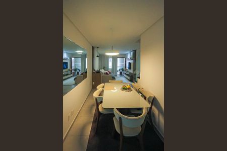 Casa à venda com 130m², 2 quartos e 3 vagas Casa à venda com 130m², 2 quartos e 3 vagasSala de Jantar