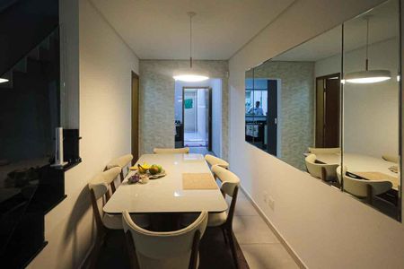 Casa à venda com 130m², 2 quartos e 3 vagas Casa à venda com 130m², 2 quartos e 3 vagasSala de Jantar