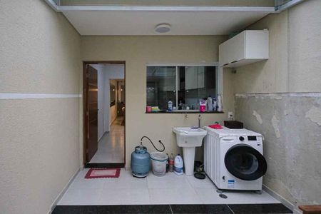 Casa à venda com 130m², 2 quartos e 3 vagas Casa à venda com 130m², 2 quartos e 3 vagasÁrea de Serviço e Quintal