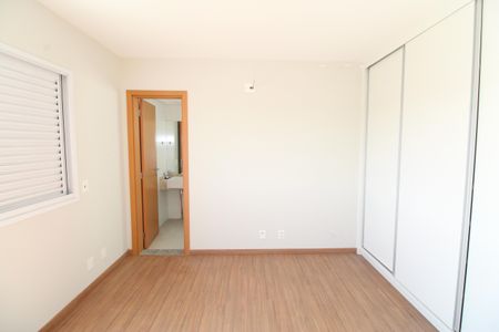Apartamento para alugar com 104m², 3 quartos e 2 vagasSuíte