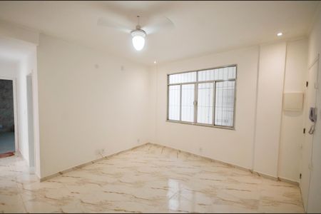 Apartamento à venda com 120m², 2 quartos e 1 vagaSala