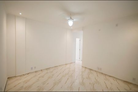 Apartamento à venda com 120m², 2 quartos e 1 vagaSala