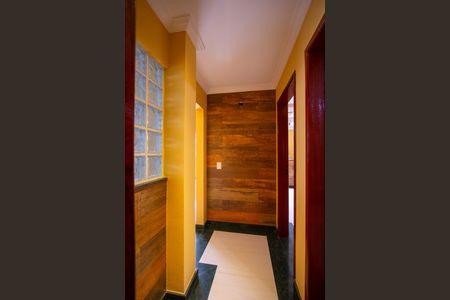 Casa para alugar com 500m², 6 quartos e 4 vagasCorredor