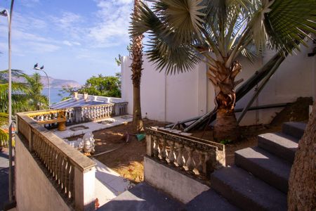 Casa para alugar com 500m², 6 quartos e 4 vagasQuintal