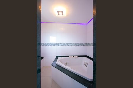 Casa para alugar com 500m², 6 quartos e 4 vagasBanheiro da Suíte 1