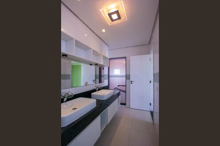 Casa para alugar com 500m², 6 quartos e 4 vagasBanheiro da Suíte 1