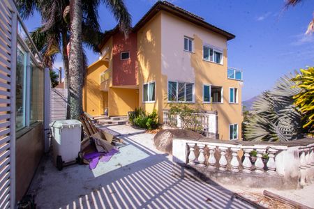 Casa para alugar com 500m², 6 quartos e 4 vagasQuintal