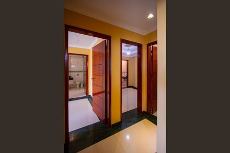 Casa para alugar com 500m², 6 quartos e 4 vagasCorredor