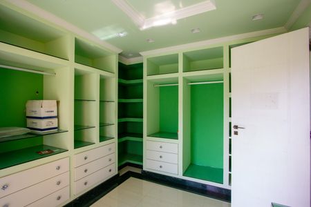 Casa para alugar com 500m², 6 quartos e 4 vagasCloset da suíte 1