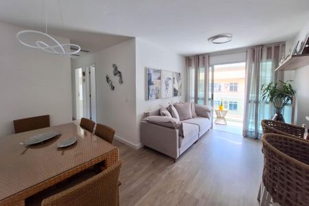 Apartamento à venda com 94m², 3 quartos e 2 vagas Apartamento à venda com 94m², 3 quartos e 2 vagasSala