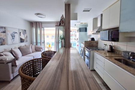 Apartamento à venda com 94m², 3 quartos e 2 vagas Apartamento à venda com 94m², 3 quartos e 2 vagasCozinha