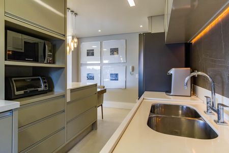 Apartamento à venda com 93m², 2 quartos e 2 vagasCozinha